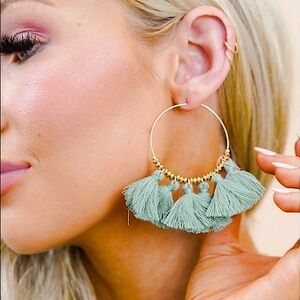 👻BOGO50%👻🆕🌿💚RUE 27: JADE Seed Bead Tassel Hoop Earrings